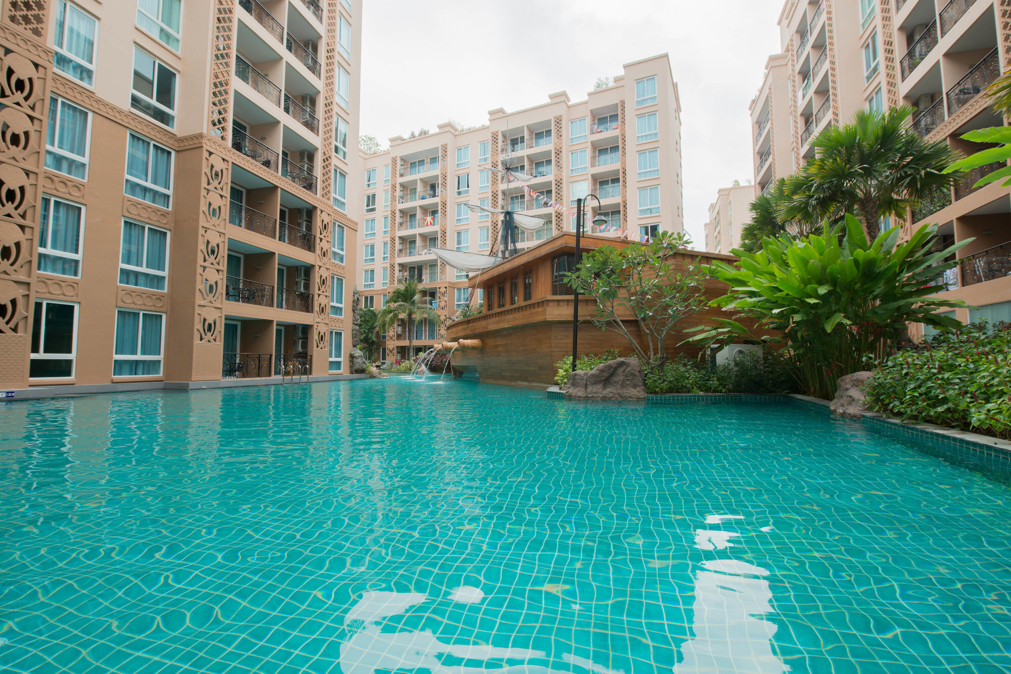 Atlantis Pattaya High Service Jomtien Beach Dış mekan fotoğraf