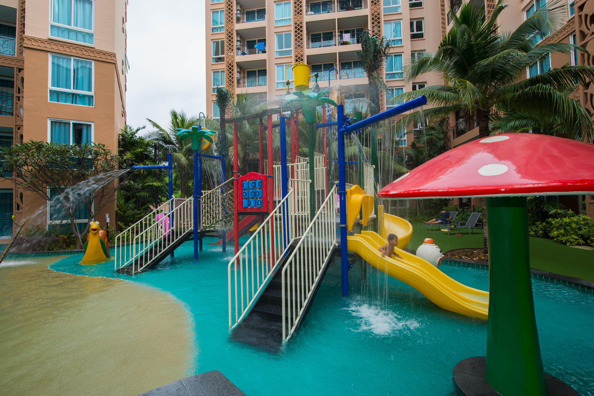 Atlantis Pattaya High Service Jomtien Beach Dış mekan fotoğraf